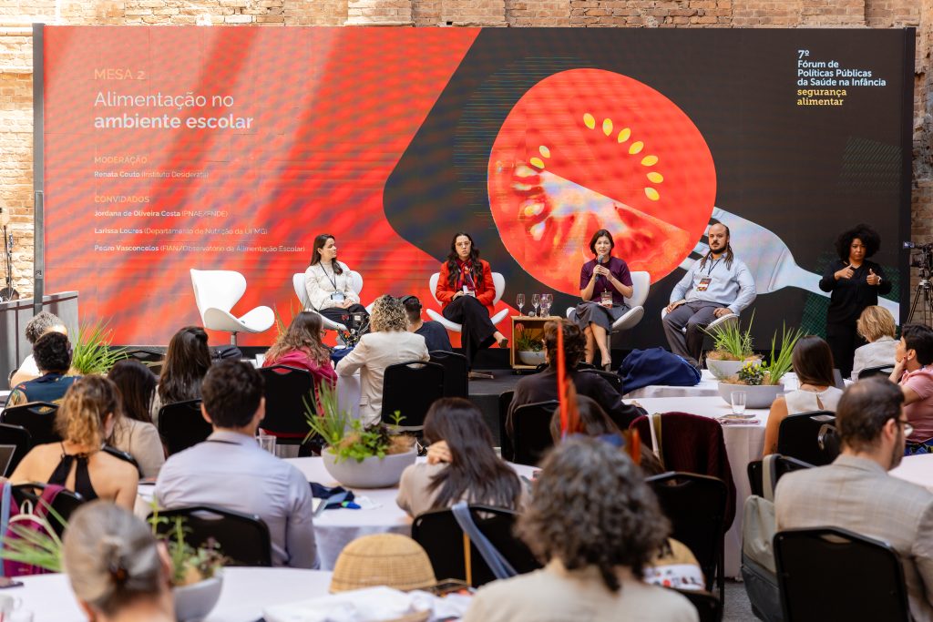 Mesa de debate no 7º Fórum de Políticas Públicas da Saúde na Infância