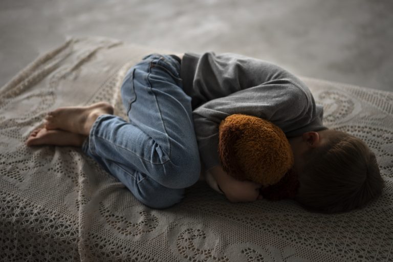 Você presenciou uma situação de violência contra uma criança ou adolescente? Saiba como agir. 